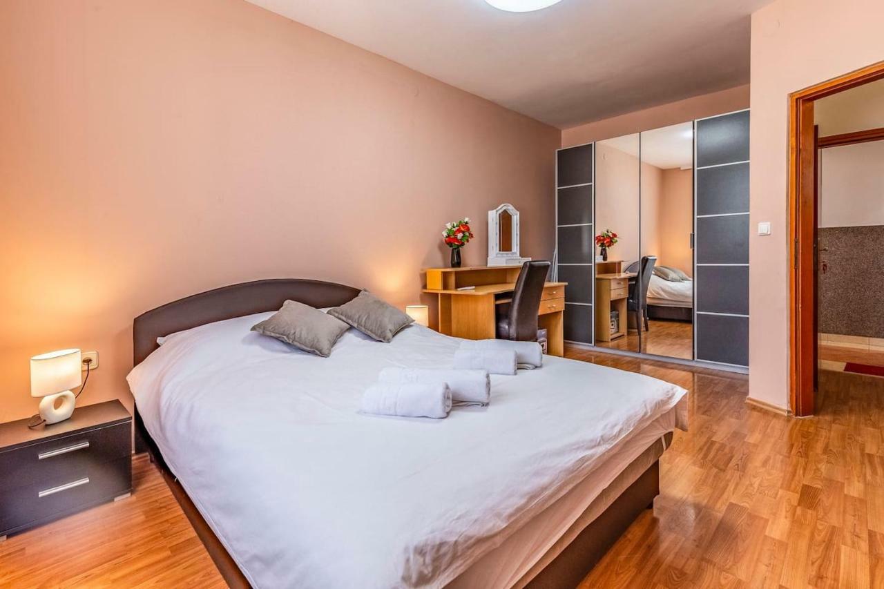 All Seasons Apartment Pola Esterno foto