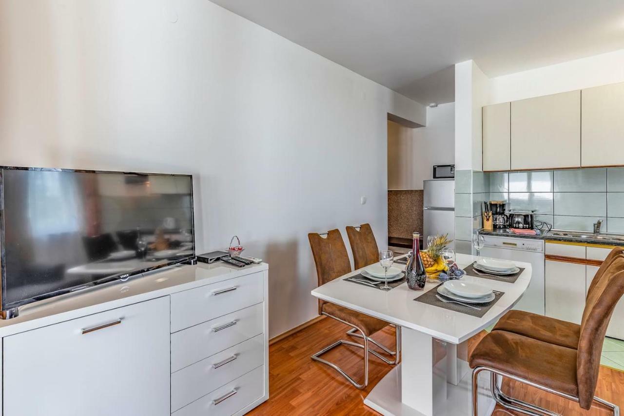 All Seasons Apartment Pola Esterno foto